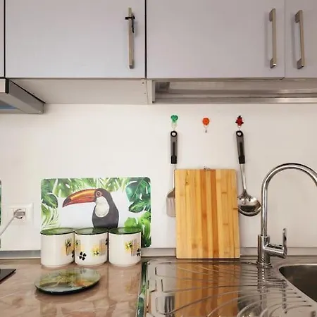 Deluxe For Three 24h Check In * ティラナ