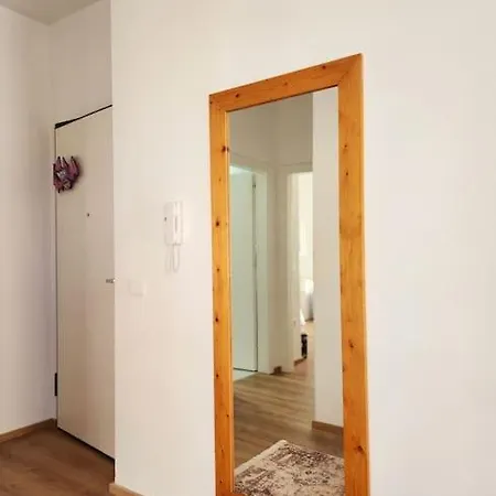 Apartament Deluxe For Three 24h Check In Tirana